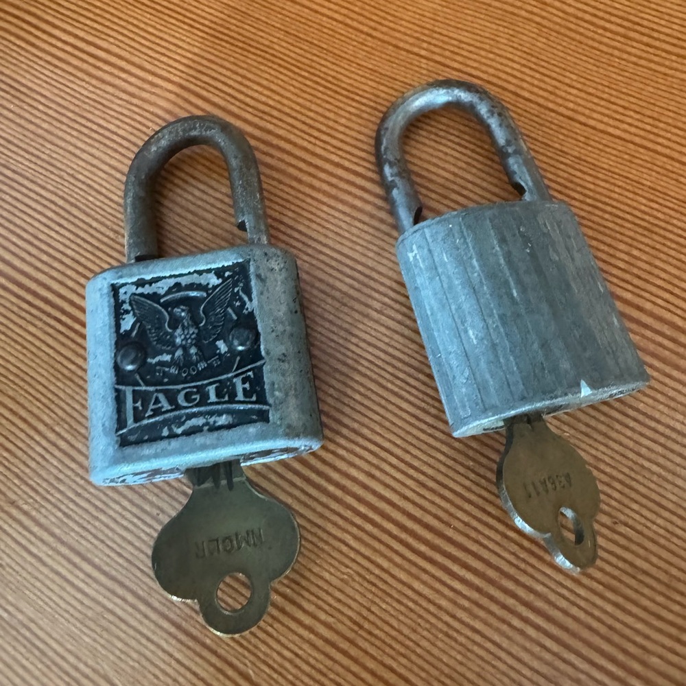 2 sets Eagle Padlocks with Keys